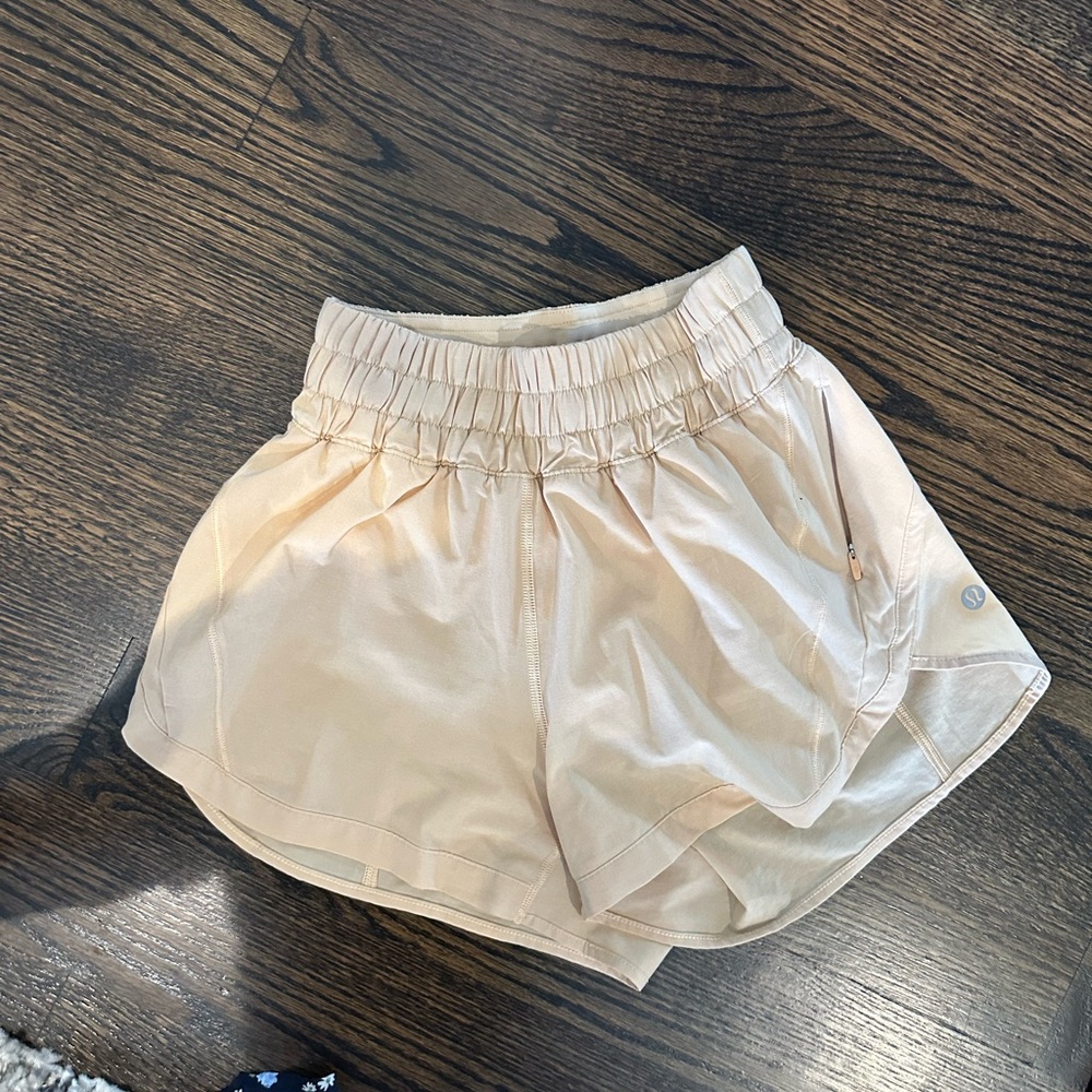 Lululemon peach shorts. Sz 2. EUC.